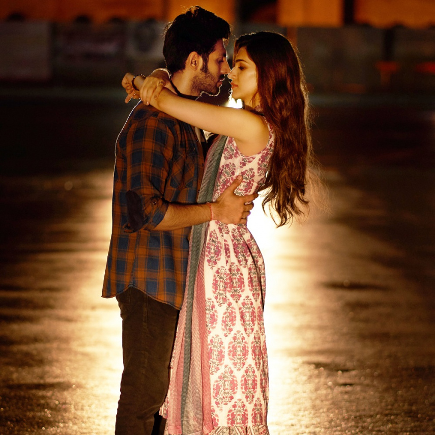 EXCLUSIVE Picture: Luka Chuppi song Duniyaa: Kartik Aaryan goes back in time with Kriti Sanon in Gwalior